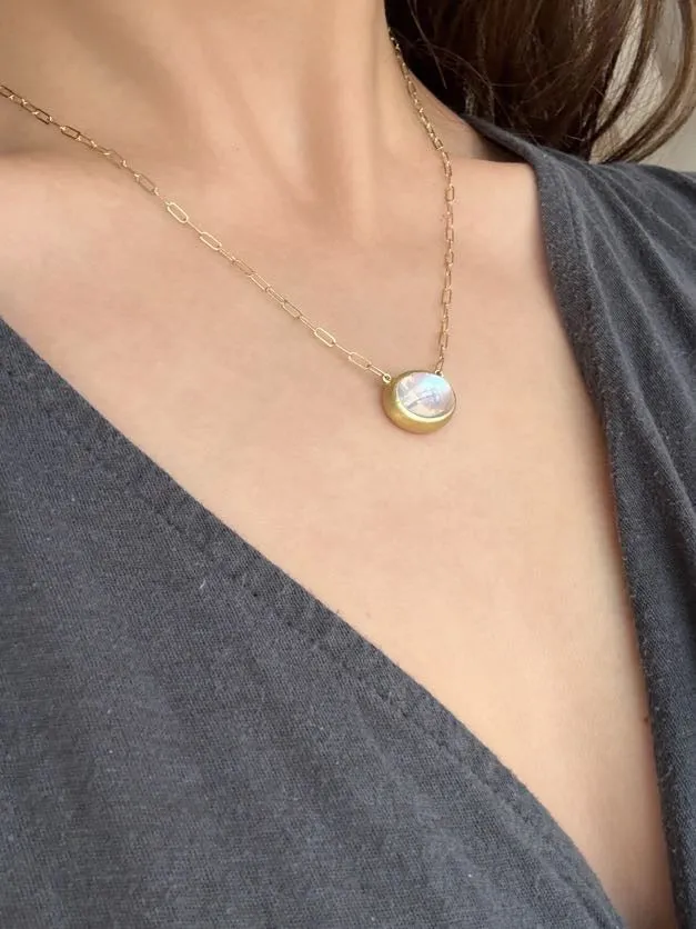 18 Karat Gold Oval Ceylon Moonstone Necklace