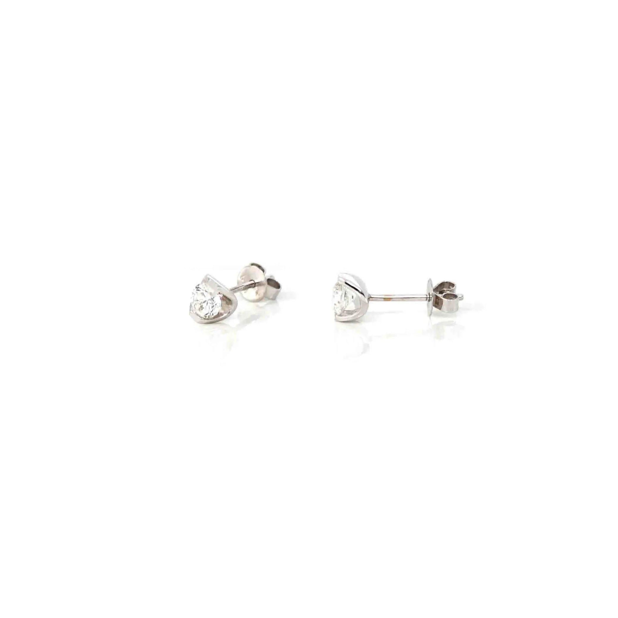 18k Classic White Gold Natural Diamond Earrings
