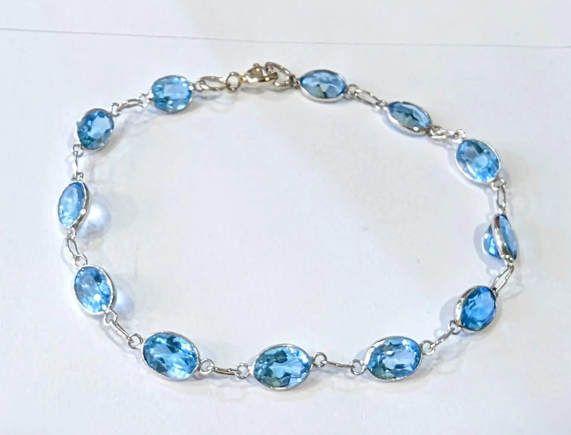 9ct White Gold Bezel Set Aquamarine Bracelet