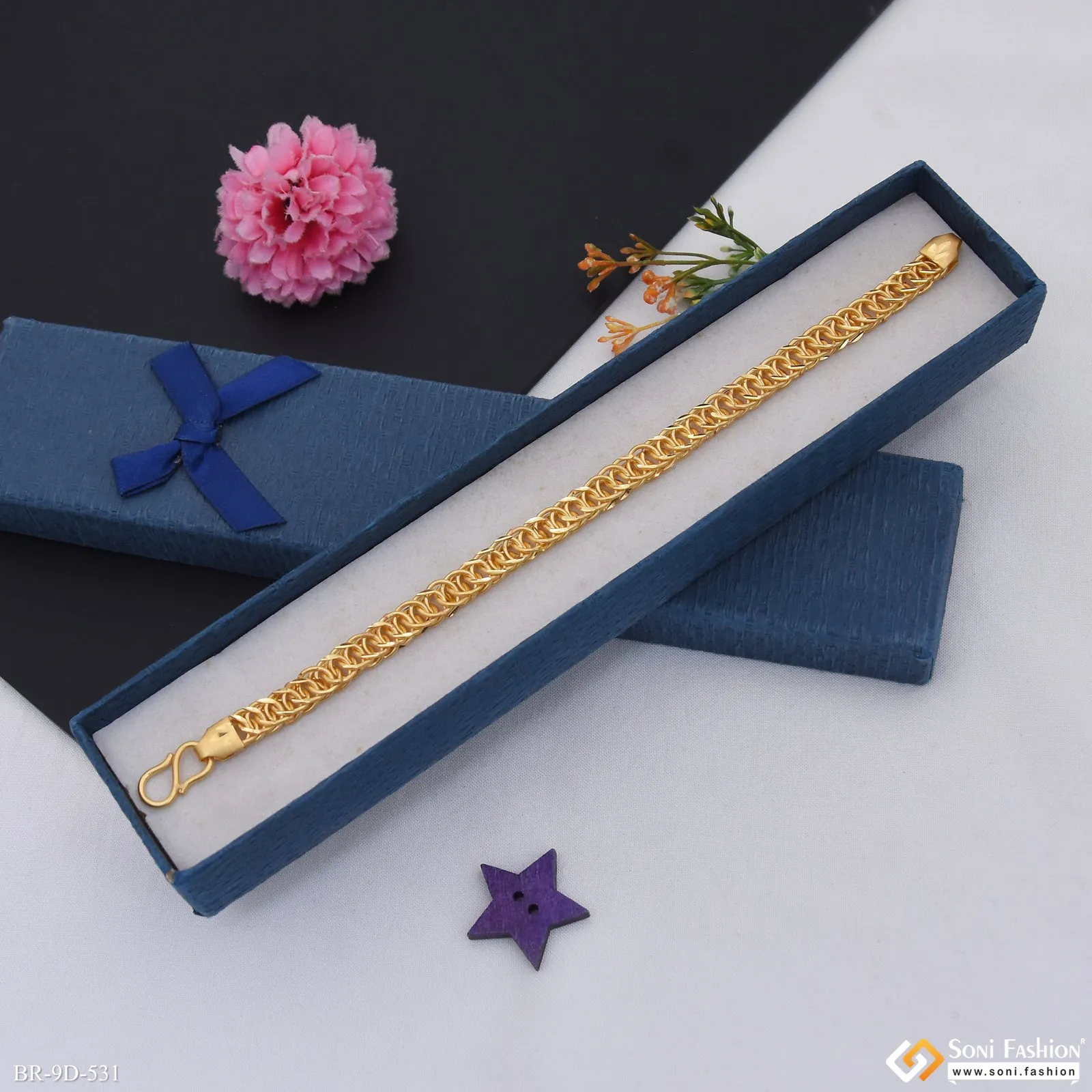 Antique Design Gold Plated Linked Bracelet for Men - Style D531