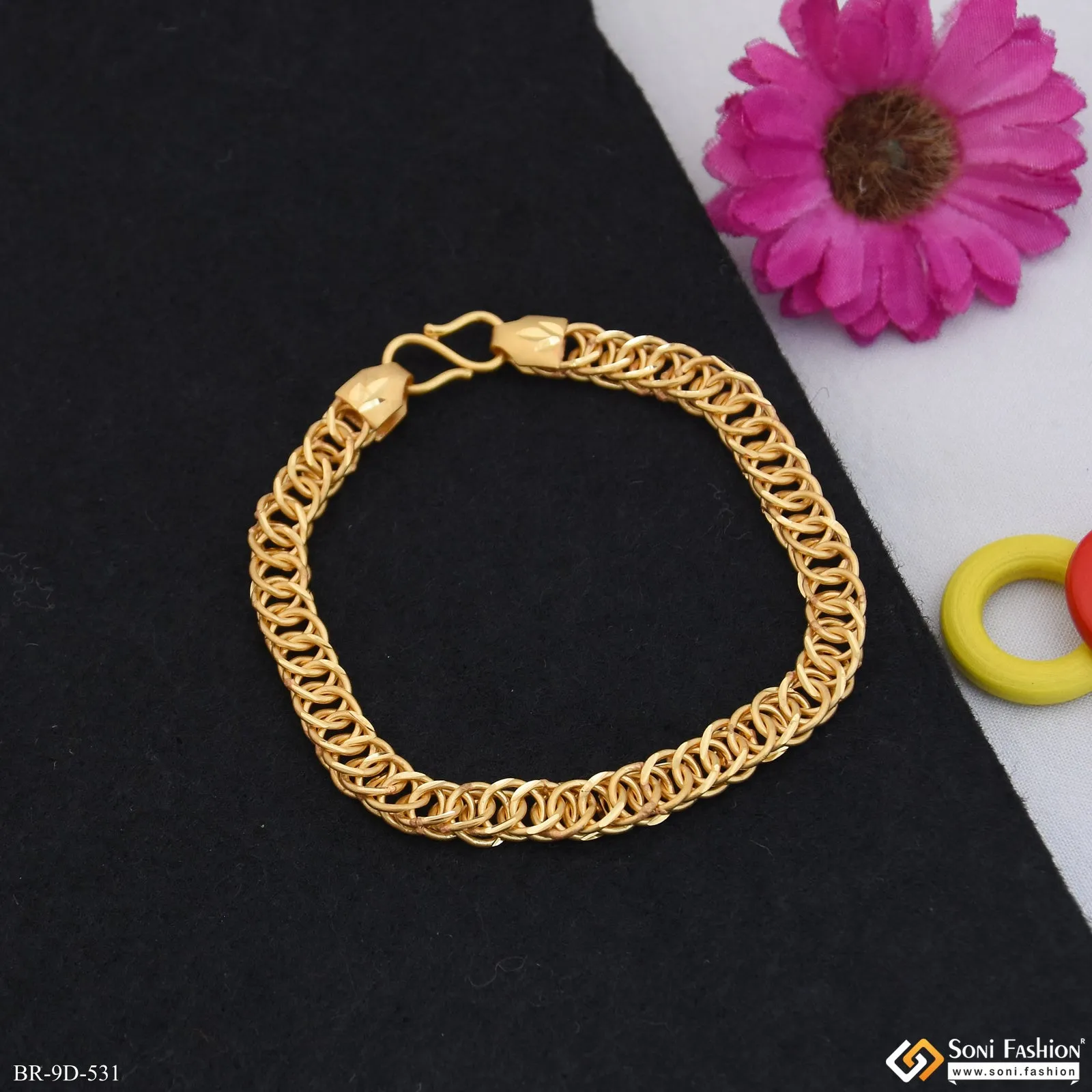 Antique Design Gold Plated Linked Bracelet for Men - Style D531