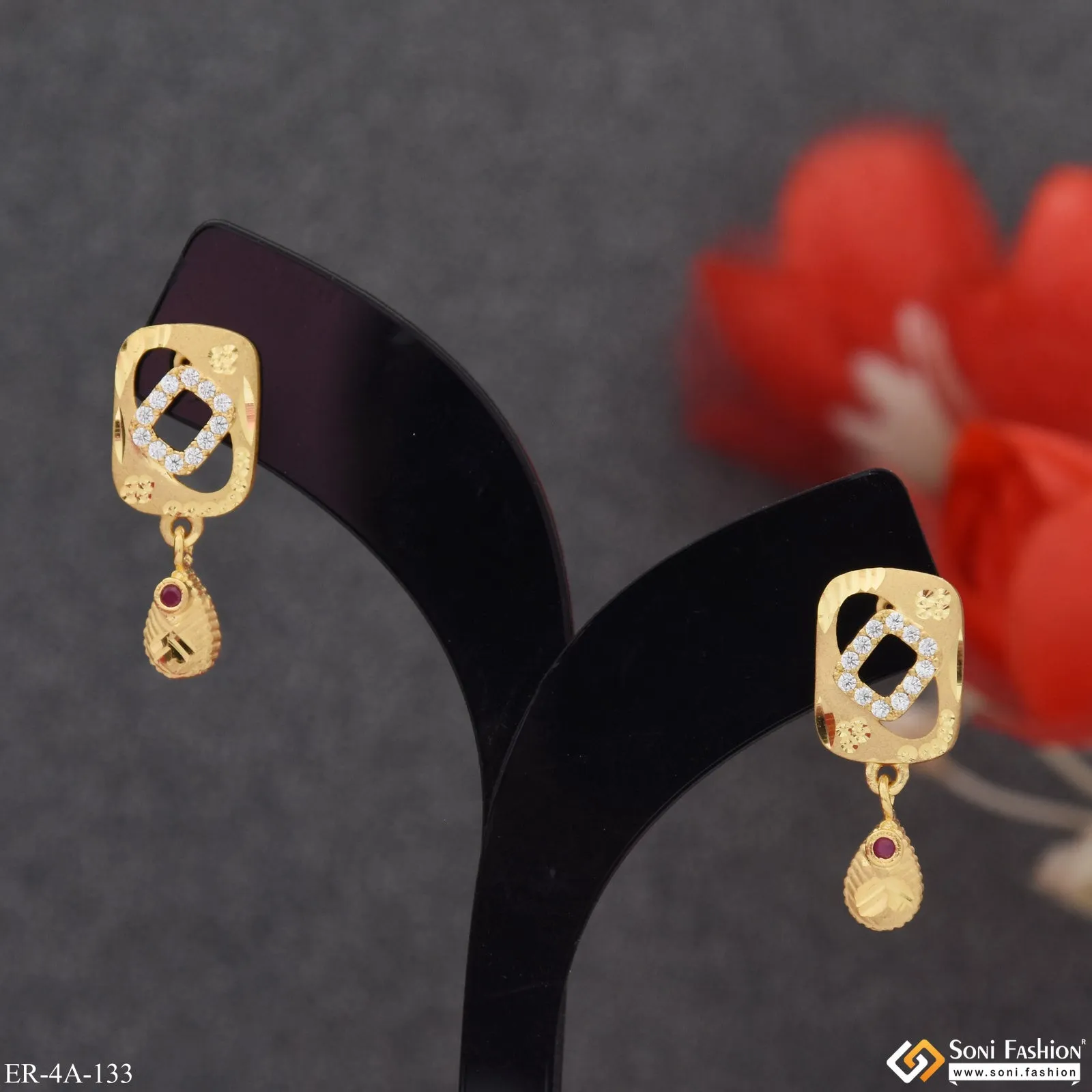 Brilliant Design Sparkling Design Gold Plated Earrings for Ladies - Style A133
