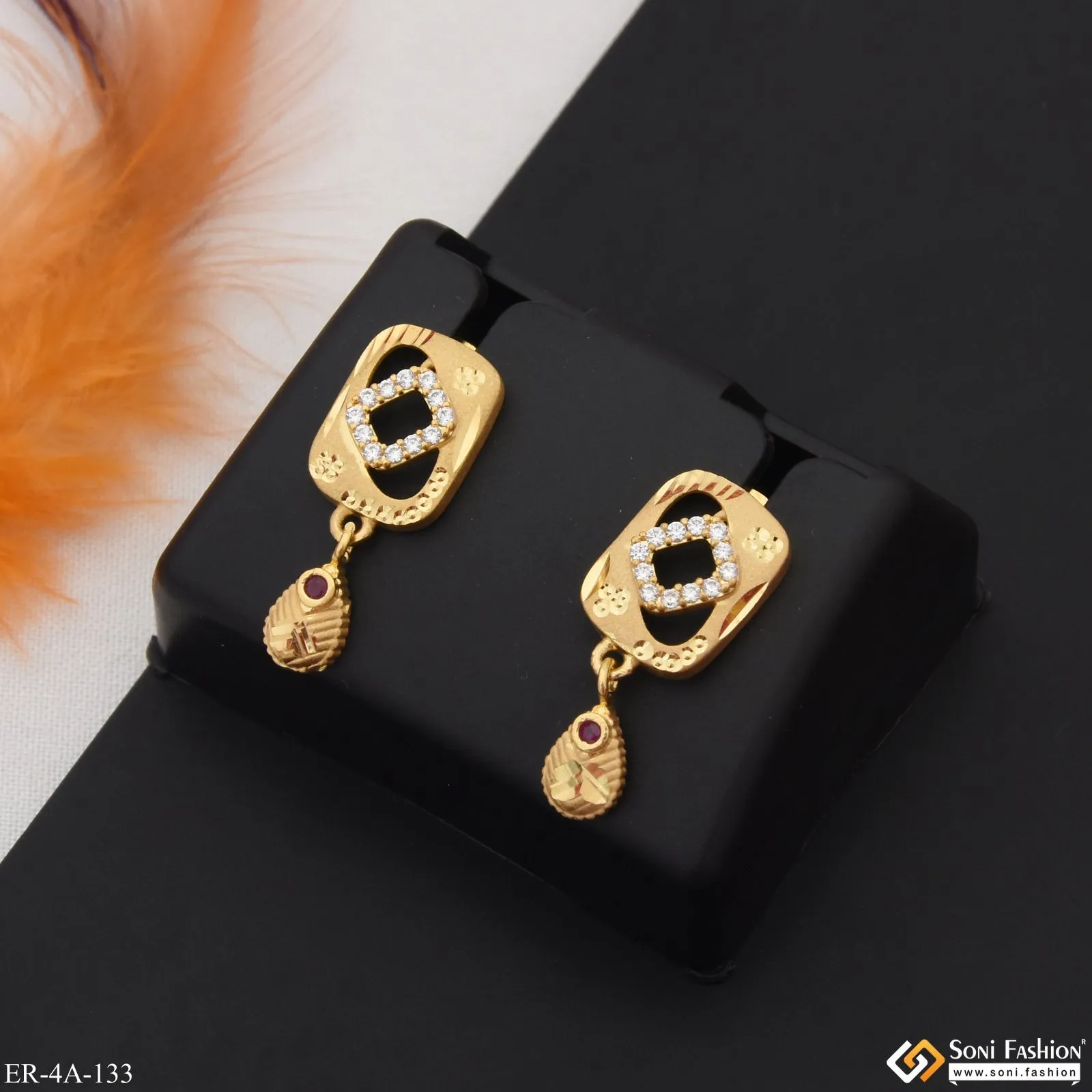 Brilliant Design Sparkling Design Gold Plated Earrings for Ladies - Style A133