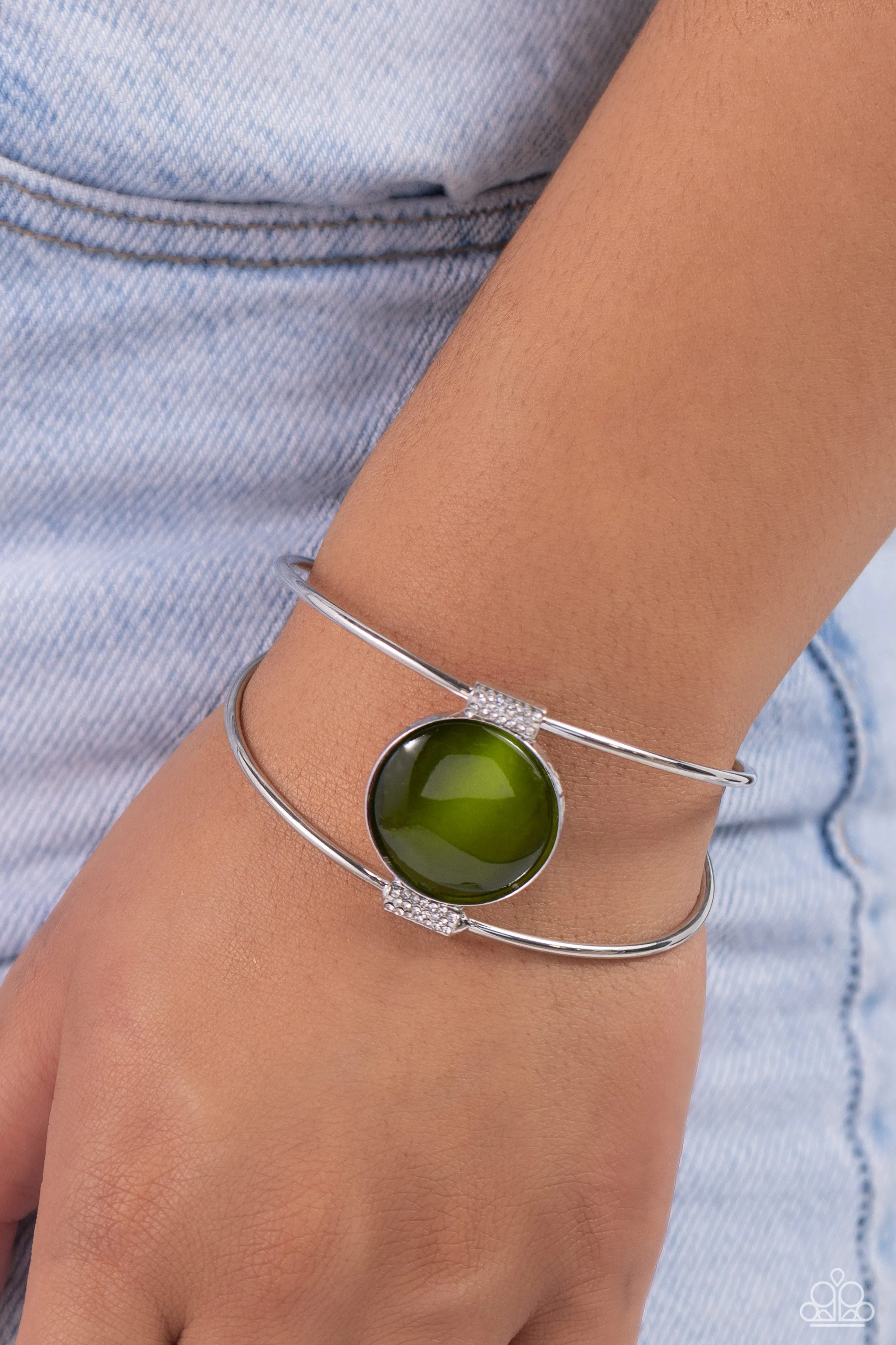 Candescent Cats Eye • Green