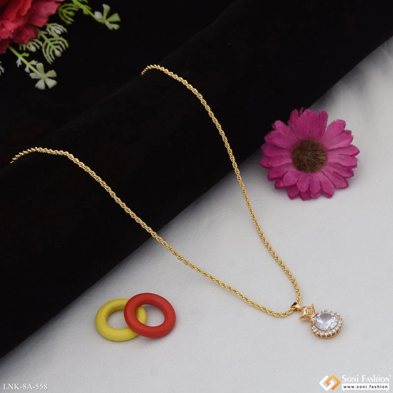 Eye-Catching Design Gold Plated Chain Pendant for Ladies - Style A558