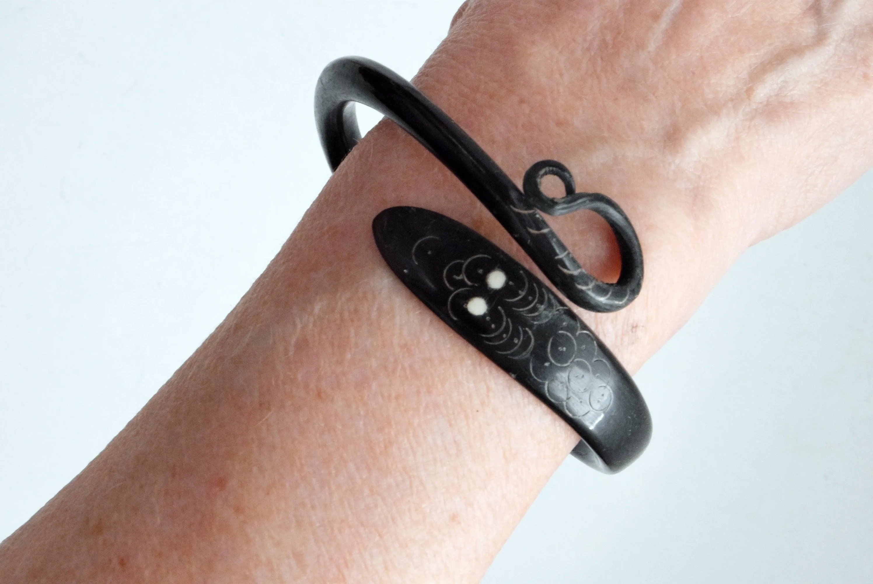 Indonesian Single Coil Horn Snake Bracelet